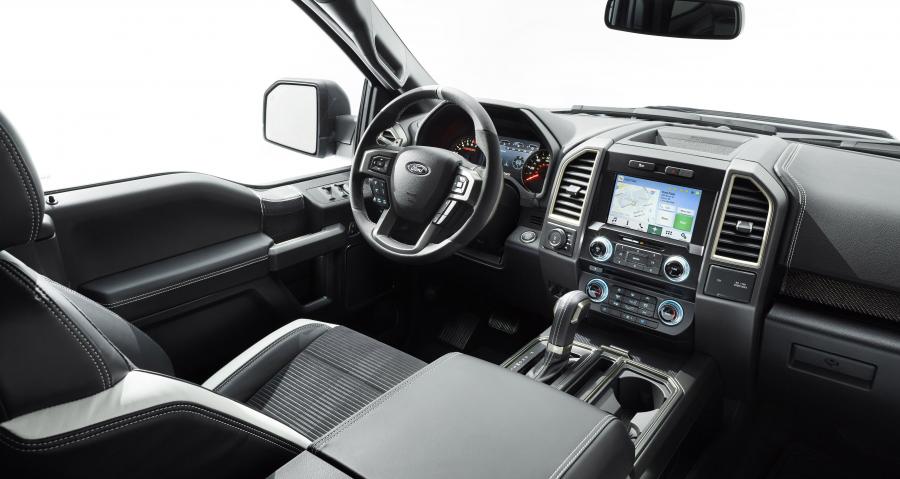 Интерьер Ford F-150 Raptor 2016 года  (фото 17 из 39)